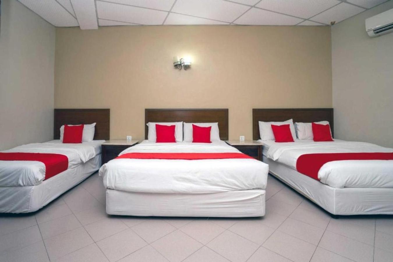 De Clinique Hotel Kampong Pasir Bogak Eksteriør billede