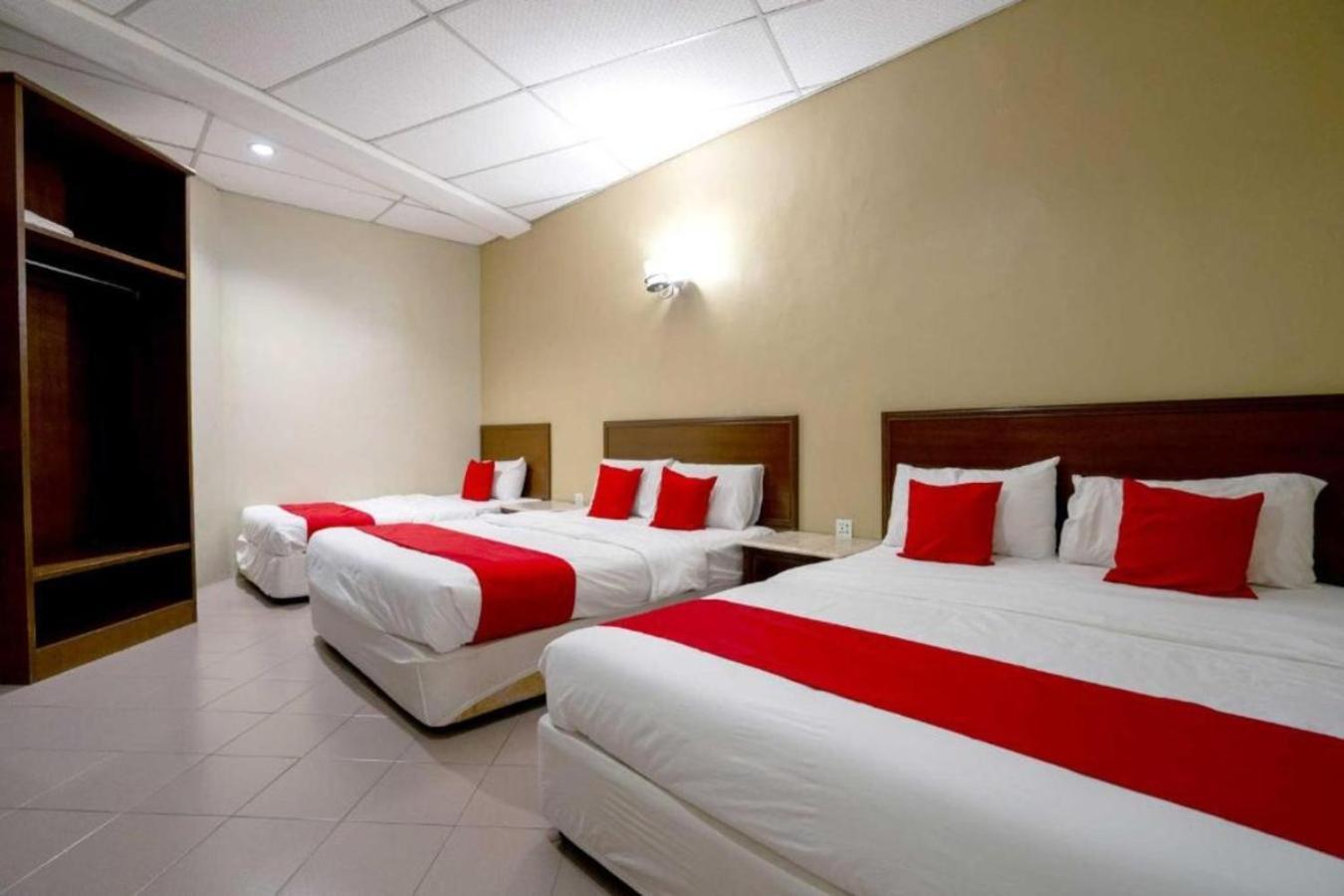 De Clinique Hotel Kampong Pasir Bogak Eksteriør billede