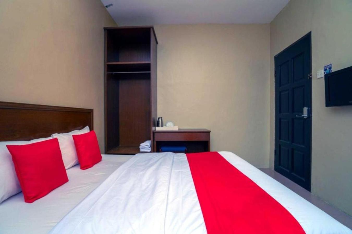 De Clinique Hotel Kampong Pasir Bogak Eksteriør billede